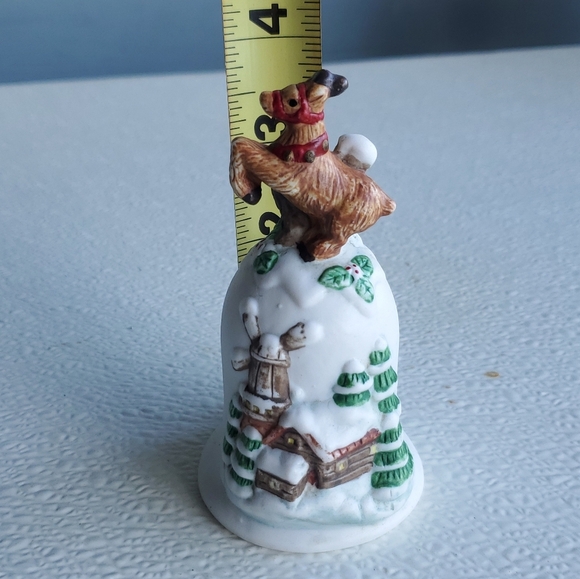 Vintage Christmas Bell With Reindeer And Snow Scene Porcelain Ceramic - Picture 5 of 5